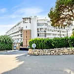 Relaxing Beachfront With Sea Views Apartment *