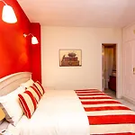 Relaxing Beachfront With Sea Views Mijas