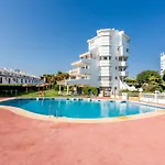 Relaxing Beachfront With Sea Views *