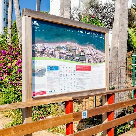 Relaxing Beachfront With Sea Views Mijas