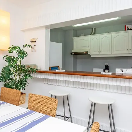 Apartment Relaxing Beachfront With Sea Views *