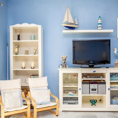 Relaxing Beachfront With Sea Views 아파트