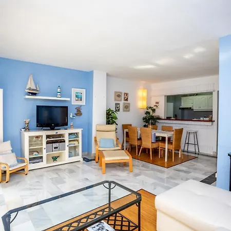 아파트 Relaxing Beachfront With Sea Views